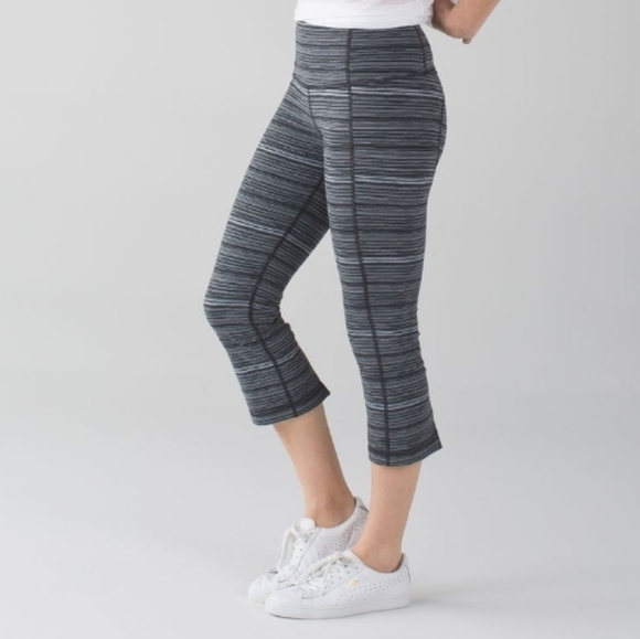 Lululemon Gather & Crow Crop II Cyber Blac… - Picture 3 of 8